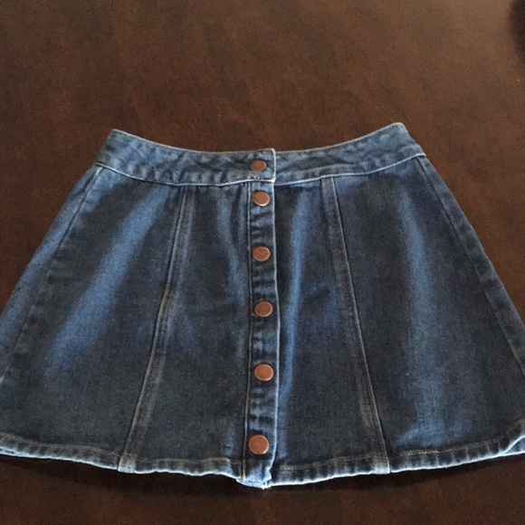 ✨SOLD ✨ Brandy Melville Denim Skirt - Picture 2 of 3